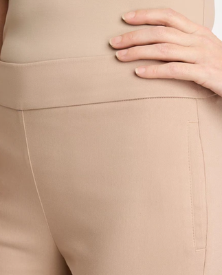 NWT Chico's Brigitte™ Straight Crop