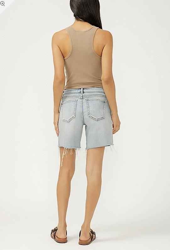 NWT Maurices KanCan™ Silver Jeans Co.® Suki Curvy Mid Rise Raw Cut Hem 7in Short