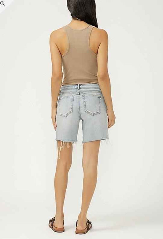 NWT Maurices KanCan™ Silver Jeans Co.® Suki Curvy Mid Rise Raw Cut Hem 7in Short