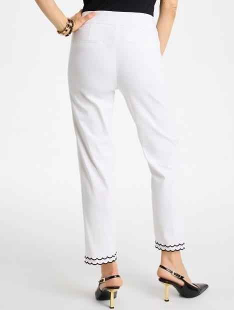 NWT Chico's Contrast Scallop Brigitte™ Slim Crop Pant
