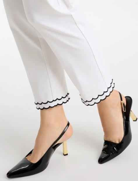 NWT Chico's Contrast Scallop Brigitte™ Slim Crop Pant