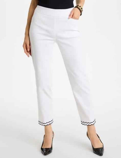 NWT Chico's Contrast Scallop Brigitte™ Slim Crop Pant