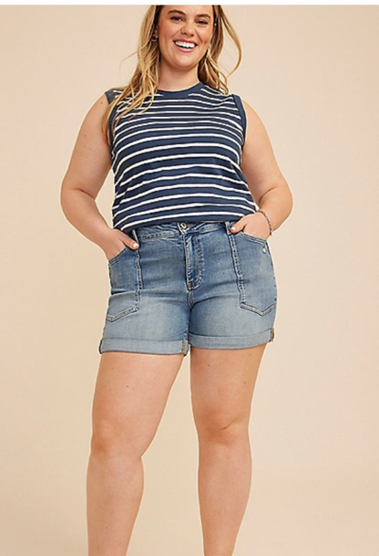 NWT Maurices Plus Size KanCan™ High Rise Porkchop Pocket Roll Hem 5in Short