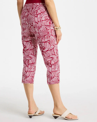 NWT Chico's Brigitte™ Slim Geo Pull-On Capri Pant