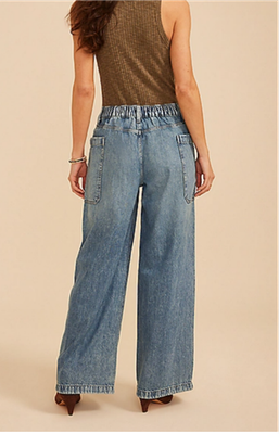 NWT Maurices High Rise Large Pocket Wide Leg Jean