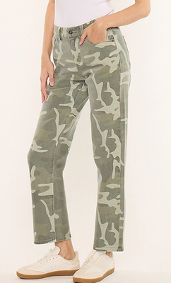 NWT Maurices KanCan™ High Rise Camo Relaxed Straight Jean