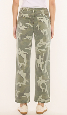 NWT Maurices KanCan™ High Rise Camo Relaxed Straight Jean