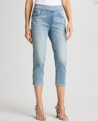 NWT Chico's Pull-On Capri Jeans