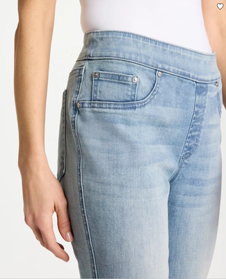 NWT Chico's Pull-On Capri Jeans