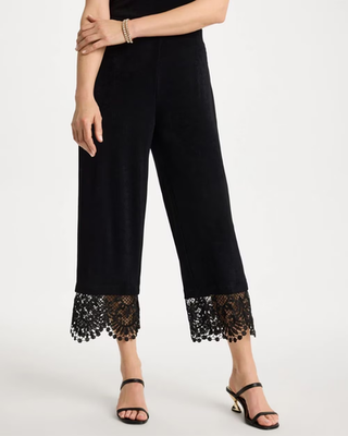 NWT Chico's Travelers™ Lace Trim Cropped Pants