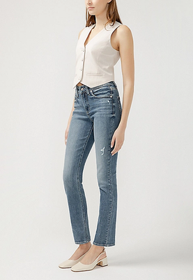 NWT Maurices Silver Jeans Co.® Avery Curvy High Rise Ripped Straight Jean