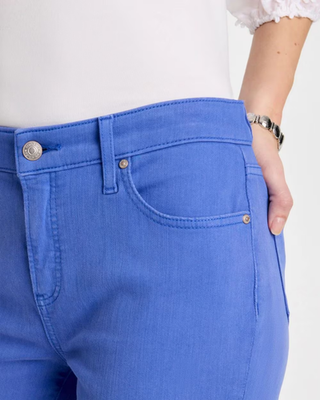 NWT Chico's Girlfriend Slim Cropped Jeans