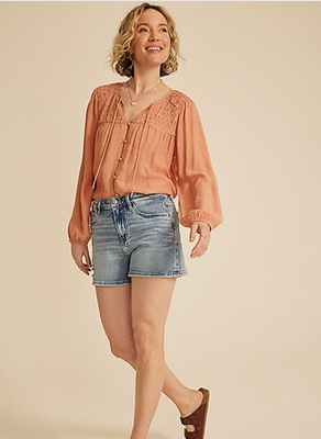 NWT Maurices Flying Monkey™ High Rise Ripped Hem 3.5in Short